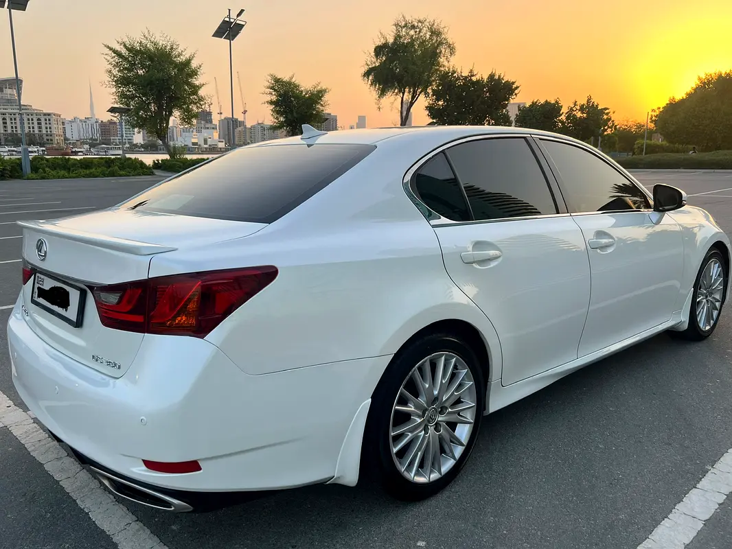 Lexus GS-Series 2013 — photo 1 of 17