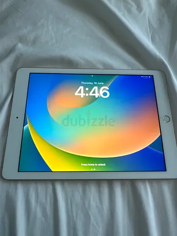 Apple iPad 6th gen (with Home Button) - Good Working Condition (WILL BE CLEANED AND BEFORE SELLING)