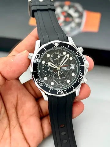 Mens Diver Style Chronograph Watch with Black Rubber Strap