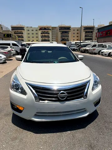 Nissan Altima SV 2016 GCC Specs - Excellent Condition