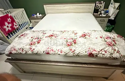 King size 180 x200 wooden bed without mattress , single bed 190 x 90 and wardrobe all from home box