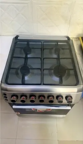 4-Burner Gas with Oven - New Condition (2 years warranty)
