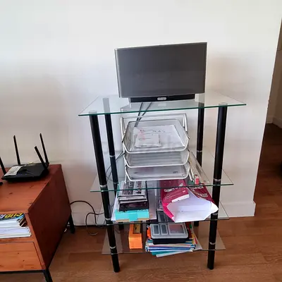 Glass rack/ shelf unit