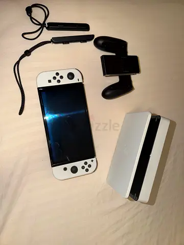 Nintendo Switch OLED White – Excellent Condition – Complete Set