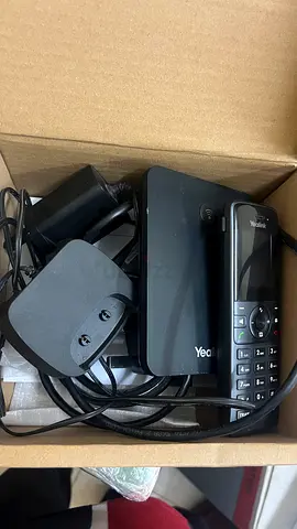 Yealink cordless DECT phone with base and charger - used
