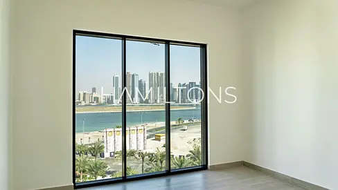 Seaside Apartment | Beach Access & Water Views | Vacant | Resale