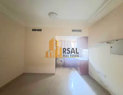 Lovish Studio Flat Separate kitchen Near Suchool Zone