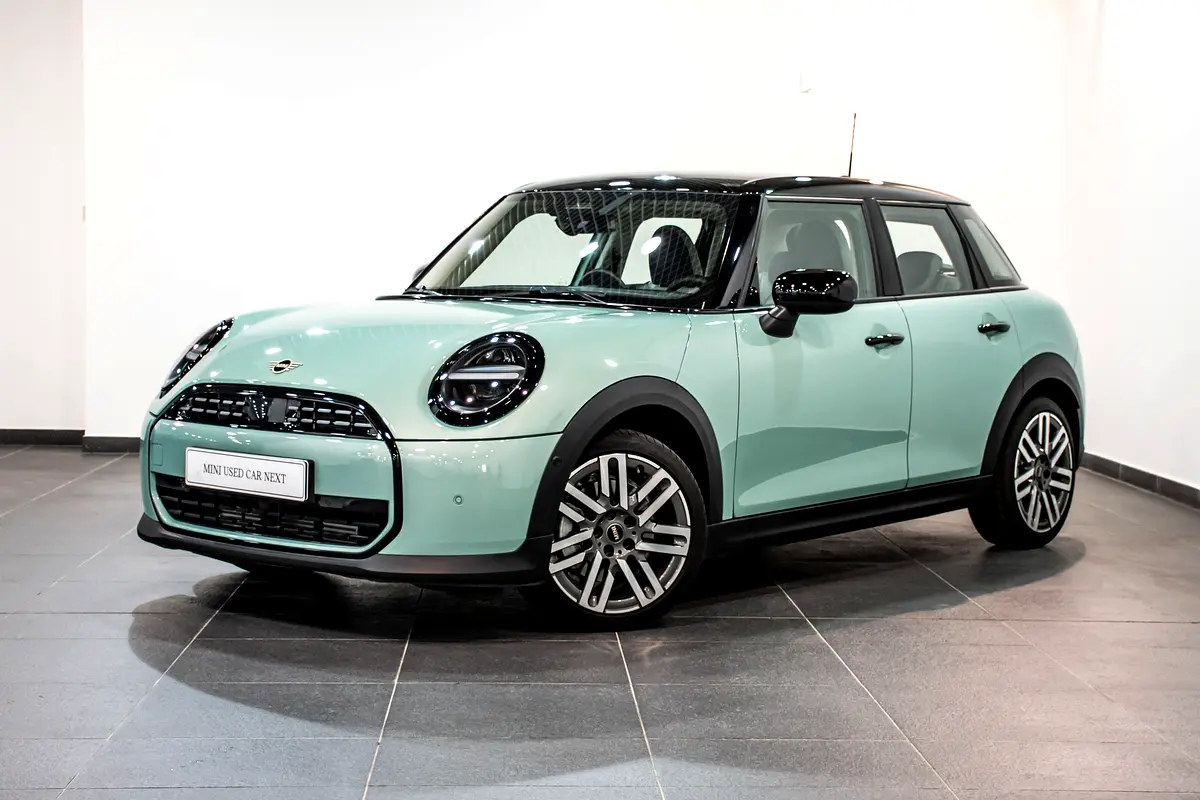 MINI Cooper 2026 — photo 1 of 15