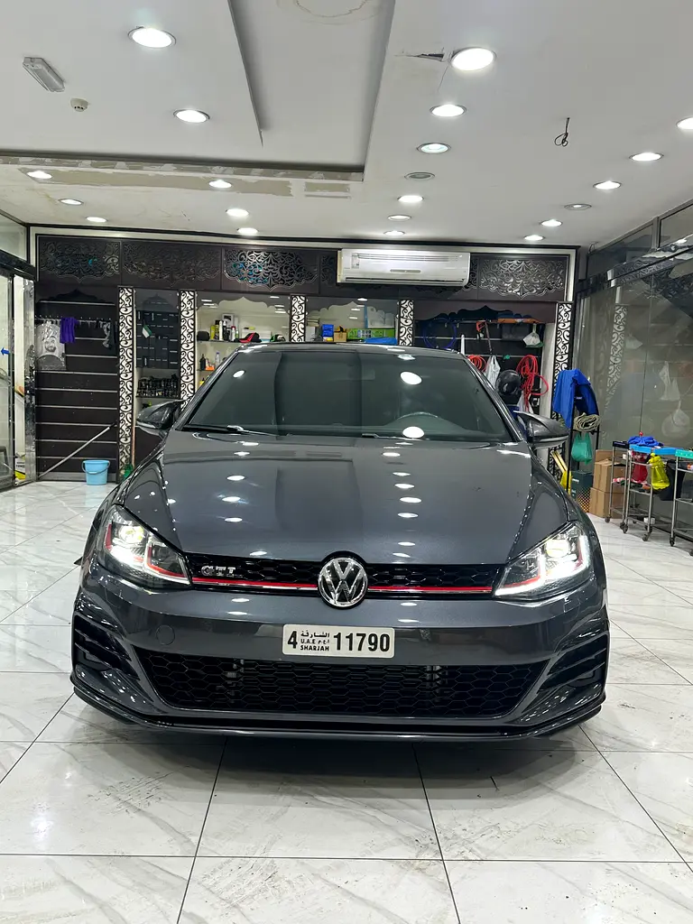 Volkswagen Golf 2017 — photo 1 of 8