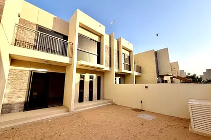 3BR + Maid | R2EM | Single Row | Close to Pool