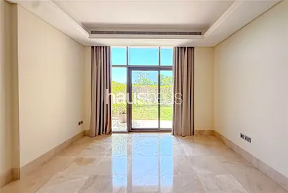 Private Garden | Beachfront | Stylish Interior