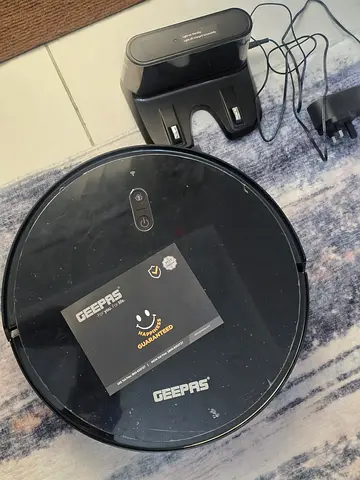 Geepas Robot Vacuum Cleaner - Working, Includes Charging Dock. Under warranty