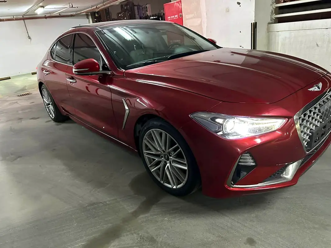 Genesis G70 2021 — photo 1 of 10