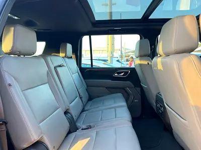 2023 Chevrolet SUBURBAN 照片 11