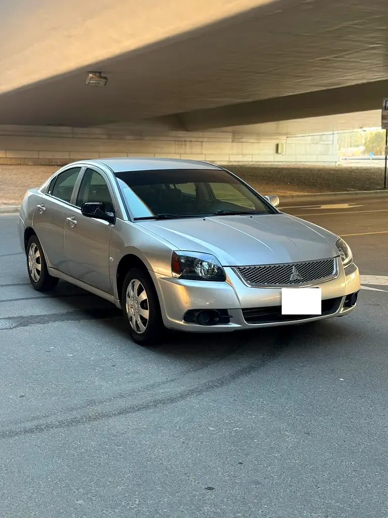 Mitsubishi Galant 2011 — photo 1 of 13
