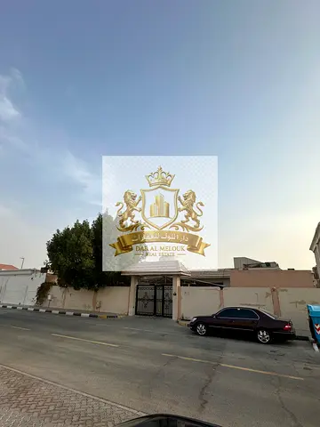 For sale in Sharjah Al Tarfa area 8,000 sq ft traditional house in a prime location