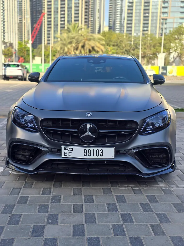 Mercedes-Benz E-Class 2018 — photo 1 of 10