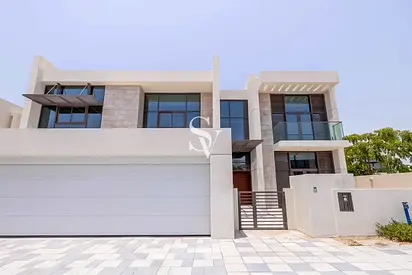Brand New | Contemporary | Direct on the Lagoons