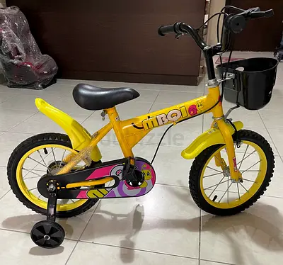 Children’s bike with training wheels