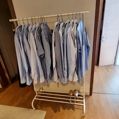 Clothes rail