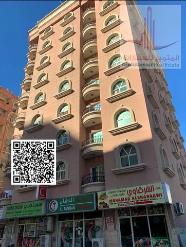 شقة غرفتين وصالة و 2 حمام علي الشارع الرائيسي بجوار الجراند مول