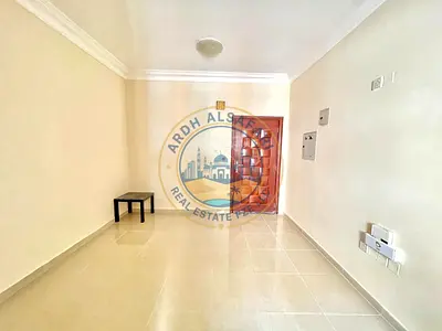 Luxury eligent studio separate kitchen near park