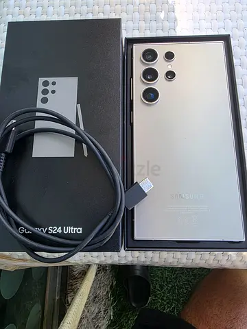 Galaxy s24 ultra, 256gb, physical dua, read ad then msg