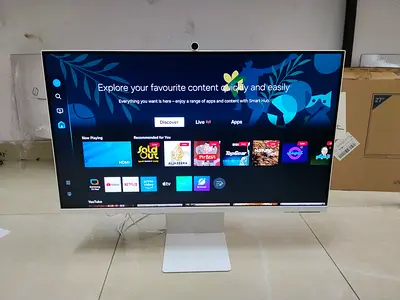The Samsung M8 is a stylish, 32-inch 4K UHD Smart Monitor blending PC monitor and Smart TV features,