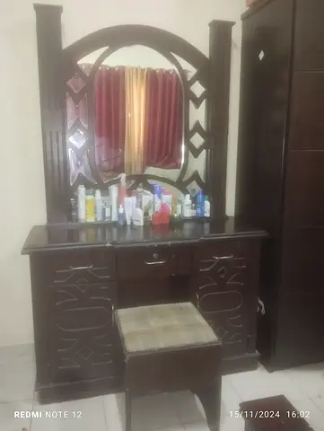 Dressing table