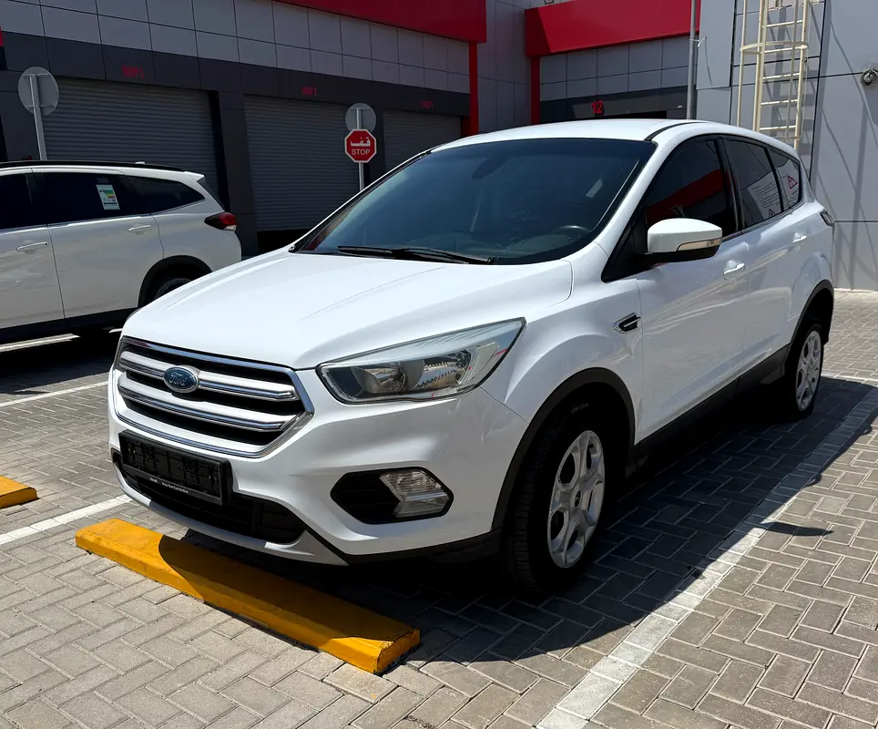 Ford Escape 2018 — photo 1 of 10