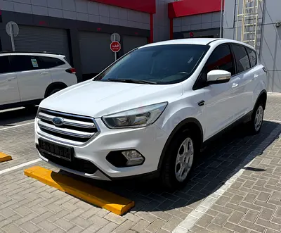 2018 Ford Escape. GCC. 4 cylinder. 130000 km. RTA passed. Running fine. GCC.2 keys.