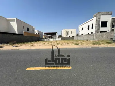 للبيع فى الشارقه منطقه الحوشى قطعه ارض سكنيه مساحه 5000 قدم موقع مميز جدا على شارعين امامى و خلفى 12 متر و 18 متر