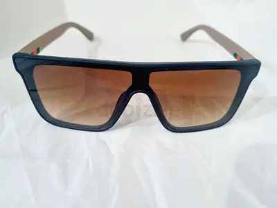 Gucci Flat-Top Rectangular Sunglasses – Black/Brown Gradient
