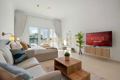 Elegant Studio | Full Amenities | Vacant | Monthly
