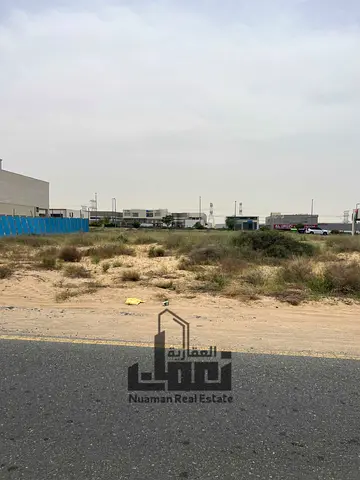 للبيع فى الشارقه منطقه الشارقه قطعه ارض تجاريه مساحه 6000 قدم موقع مميز جدا على شارعين امامى وخلفى 24 متر