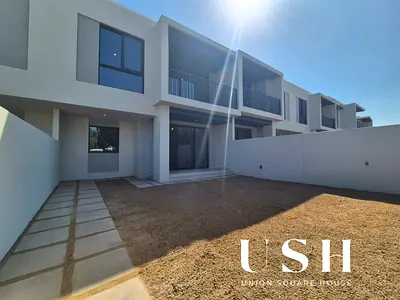 4 Bed + M | End Unit | Large Plot | Close to the Park