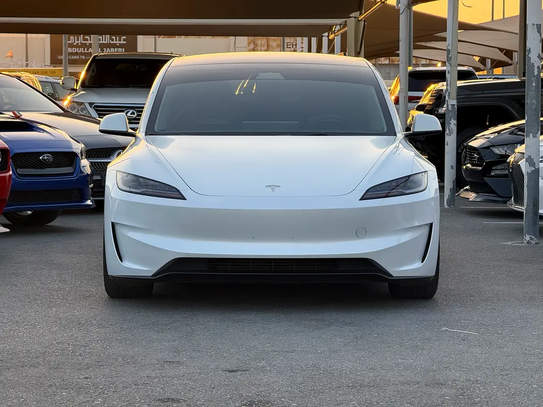 Tesla Model 3 2024 — photo 1 of 12