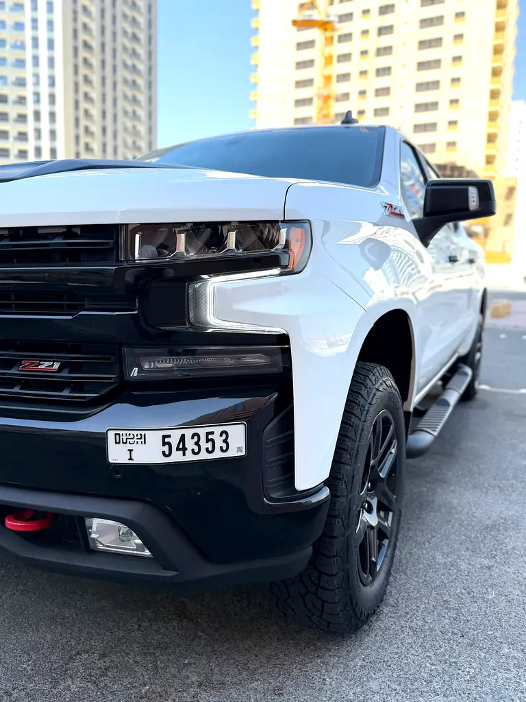 Chevrolet Silverado 1500 2021 — photo 1 of 19