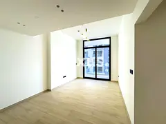Corner Unit | Closed Kitchen | Ready To Move
