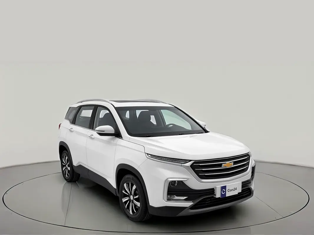 Chevrolet Captiva 2022 — photo 1 of 13