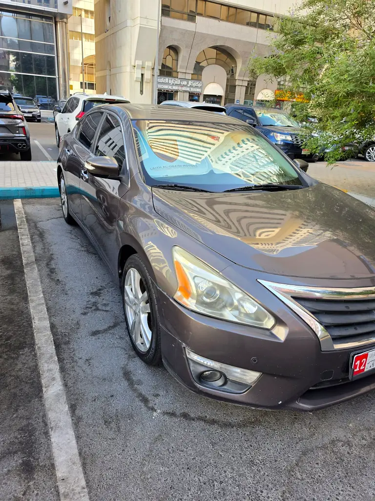 Nissan Altima 2016 — photo 1 of 6