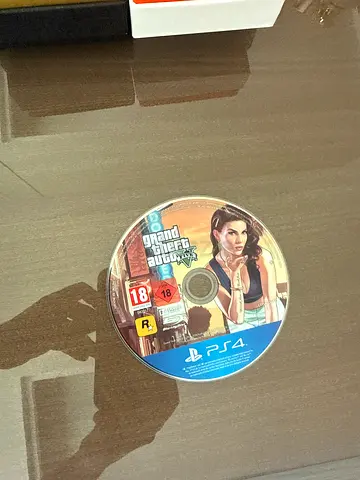 GTA 5 PS4 DISC