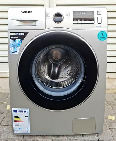 Samsung 8kg eco bubble technology washing machine, in a perfect working condition