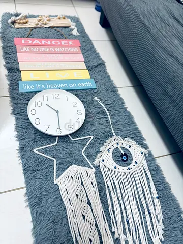 Decorative wall hangings Set and decorative clock set - used