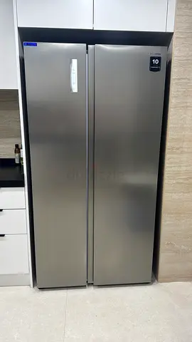 Hisense 670L Side-by-Side Refrigerator - Almost New