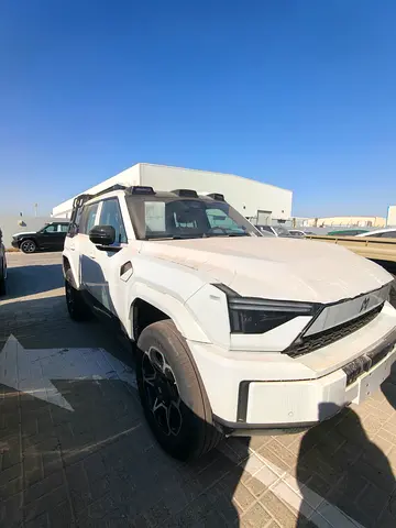 Dongfeng MHERO 817 GCC PHEV 2 Motors Version – Luxury Performance Hybrid SUV