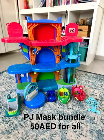 PJ Masks HQ playset with vehicles and accessories - bundle