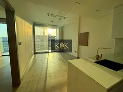 Prime Location | High Floor | Ready to Move.