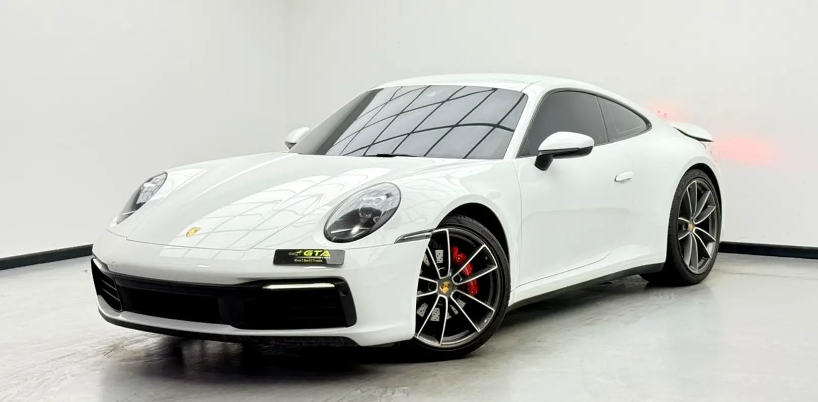Porsche 911 2020 — photo 1 of 15