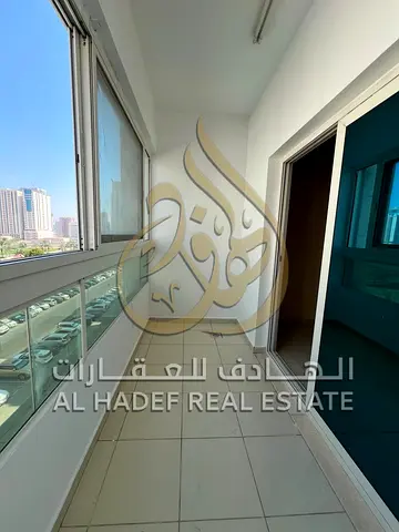 شقة غرفة وصالة للإيجار في المجاز 3 | مقابل حديقة الصفيا | باركن مجاني | خزائن بالحائط